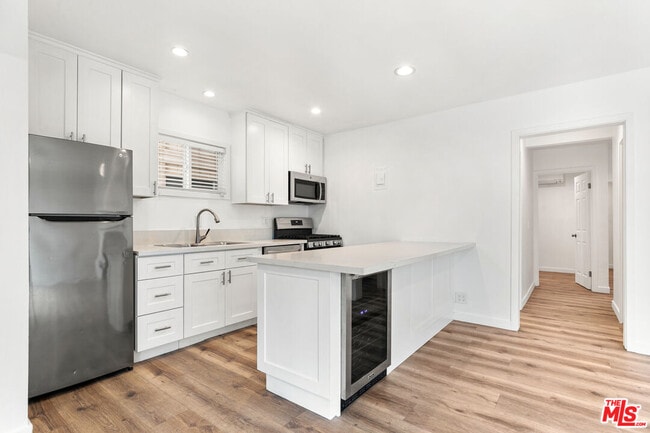 Building Photo - 37 29th Ave