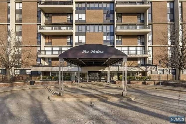 Foto del edificio - 2 Horizon Rd