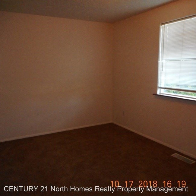 Building Photo - 3 br, 1 bath House - 2020 Pacific Place