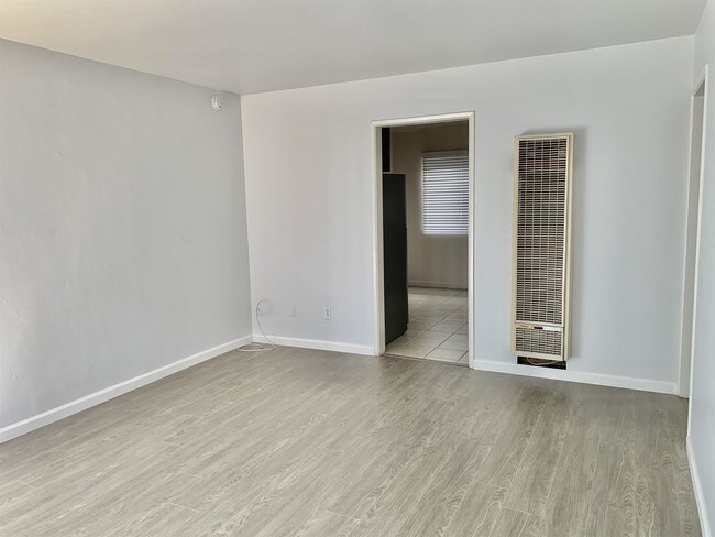 Building Photo - 1364 1/2 Grand Ave