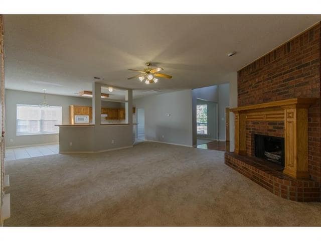 Building Photo - 1532 Tanglewood Dr