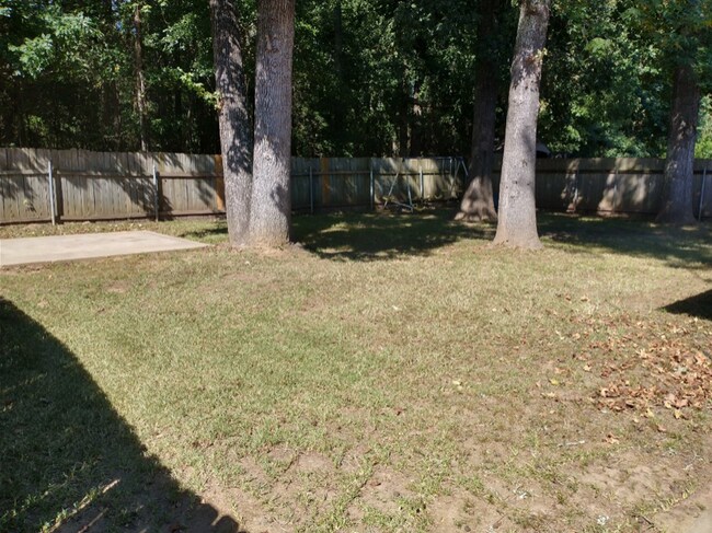 Building Photo - 4546 Pine Crest Dr