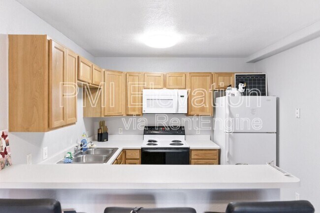 Building Photo - 17281 E Ford Dr