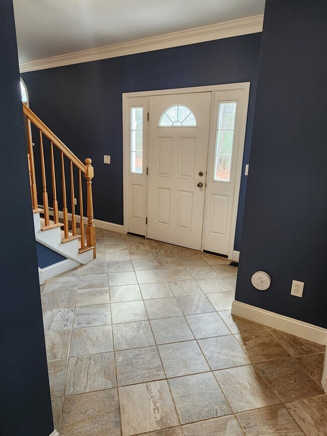 Building Photo - 30 Mary Ann Way