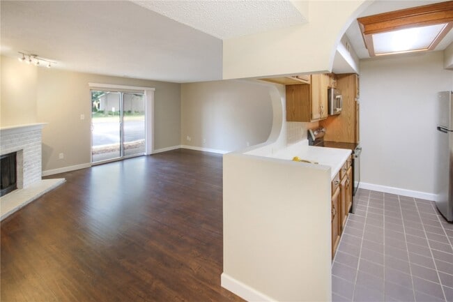 Building Photo - 411 Shirley Ridge Dr