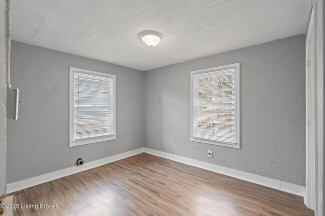 Foto del edificio - 1319 Maple St