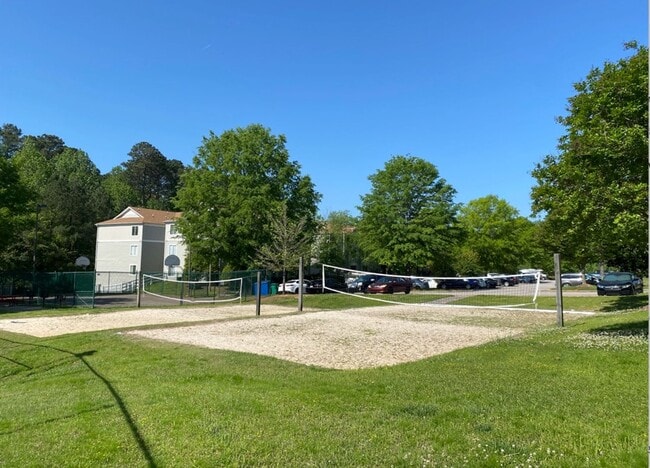 Building Photo - 1 Private Bedroom + Bathroom in Shared Con...