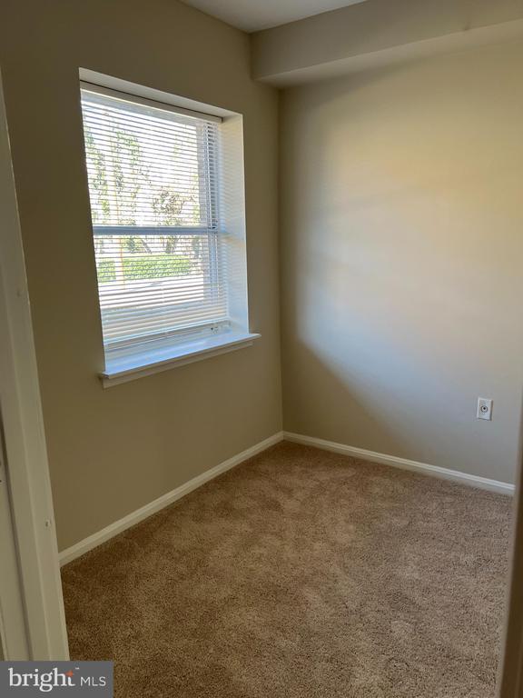 Foto del edificio - 5915 Mayflower Ct