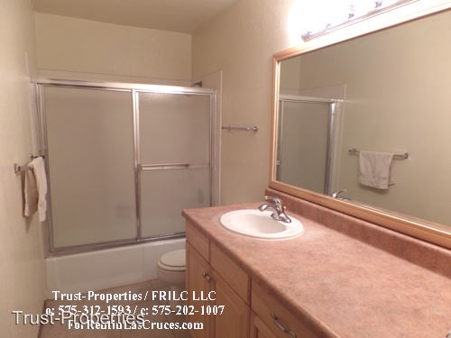 Building Photo - 3135 Hillrise Dr