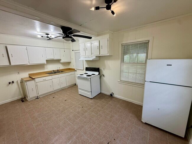 Foto del edificio - 4232 Fairmont Ave