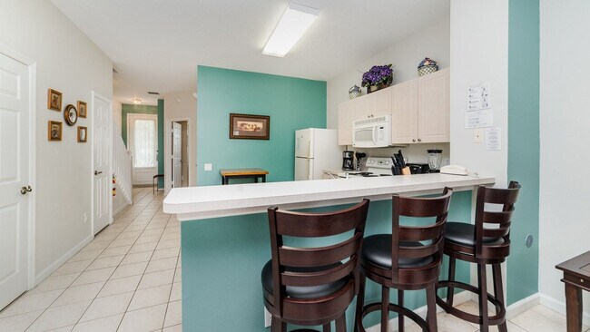 Foto del edificio - 8114 Princess Palm Ln