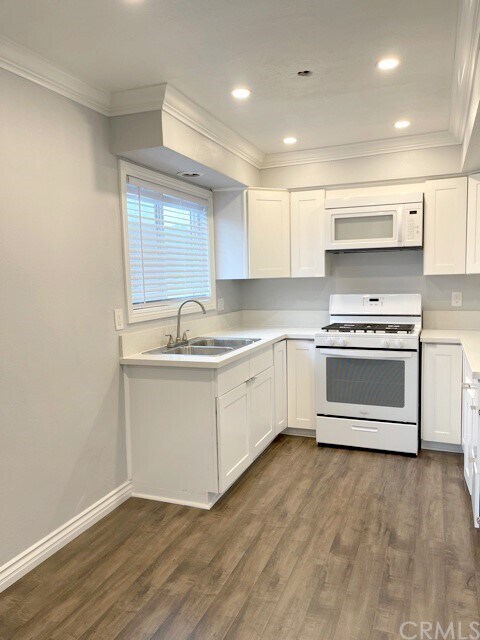 Foto del edificio - 627 Marion Pl