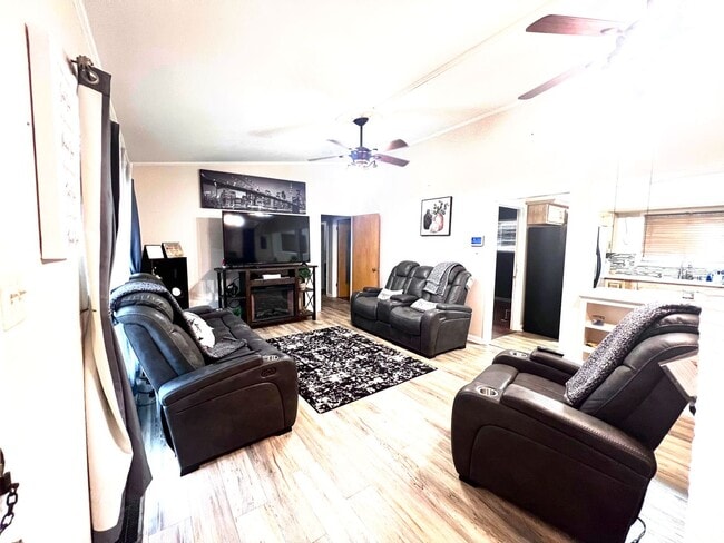 Building Photo - Rental Property