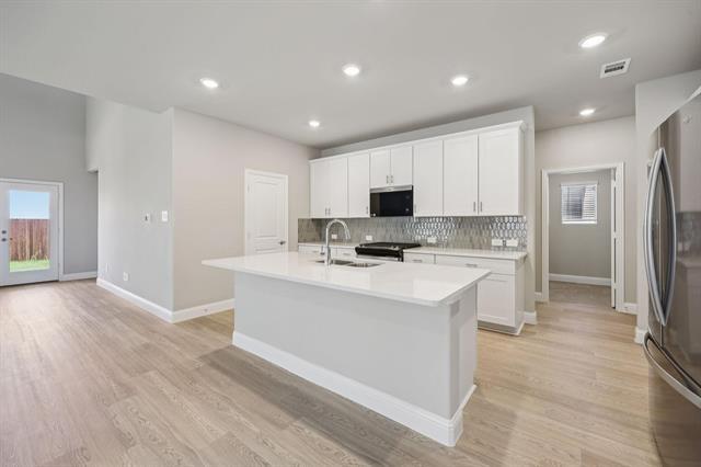 Foto del edificio - 519 Midnight Oak Dr