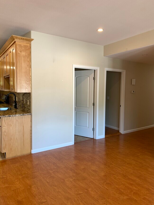 Foto del edificio - 2939 Putnam Blvd