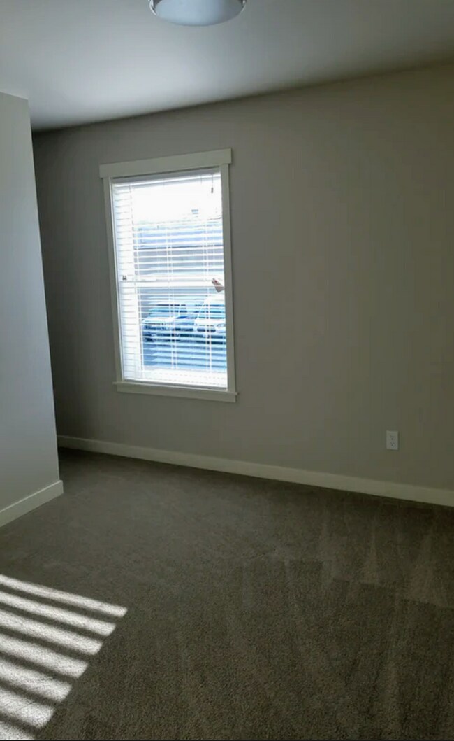 104 N Anacortes St, Burlington, WA 98233 Townhome Rentals in