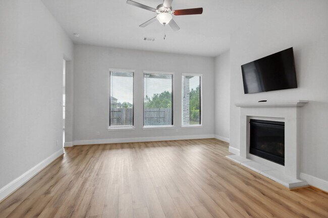 Foto del edificio - 3 Bedroom Single Family in Conroe