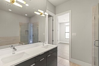 Building Photo - 1613 Wheeler Ave