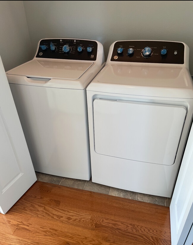 New washer and dryer - 2008 Deer Pointe Ct