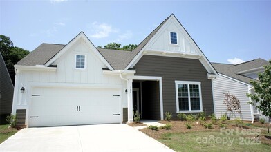 106 White Apple Wy
