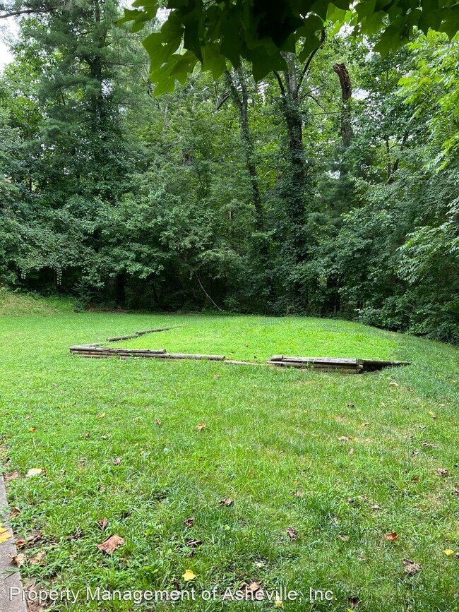 Building Photo - 4 br, 3 bath House - 32 Cub Rd.
