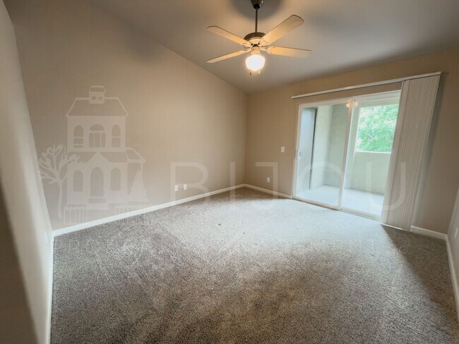 Foto del edificio - 6925 Ash Creek Heights