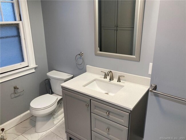 Building Photo - 18 Maplewood Ave