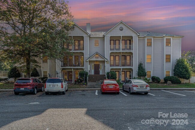 Foto del edificio - 6165 Meadow Rose Ln