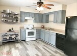 Primary Photo - 501 Oak Leaf Dr