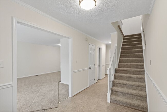 Building Photo - 39 W Wainwright Dr