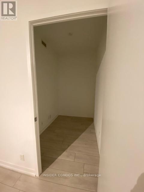 Photo du bâtiment - 950-4950 Portage Pkwy