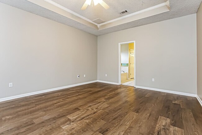 Foto del edificio - 2318 Redwood Dr