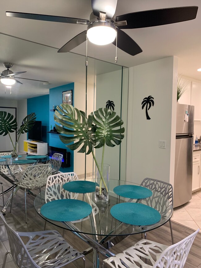 Foto del edificio - 470 N Villa Ct