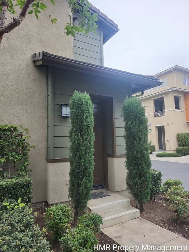 Building Photo - 12377 Hollyhock Dr