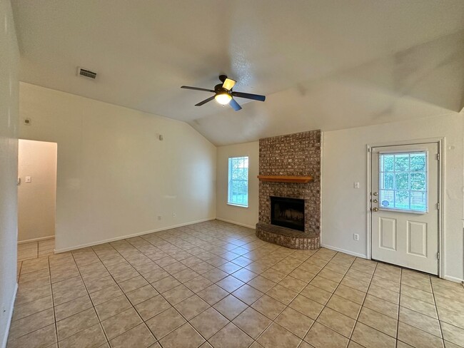 Building Photo - Viewable Now!  Pets Accepted!