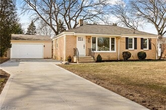 Building Photo - 1996 N Doovys St
