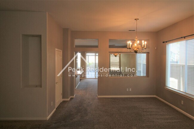 Building Photo - Beautiful  Roseville 3bd/2ba Home with Bon...