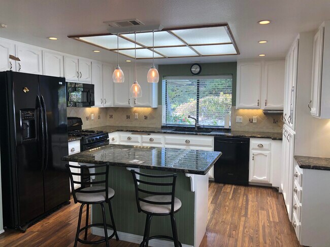 Building Photo - 2413 Appian Rd