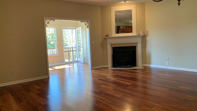 Foto del edificio - 5661 Hickory St