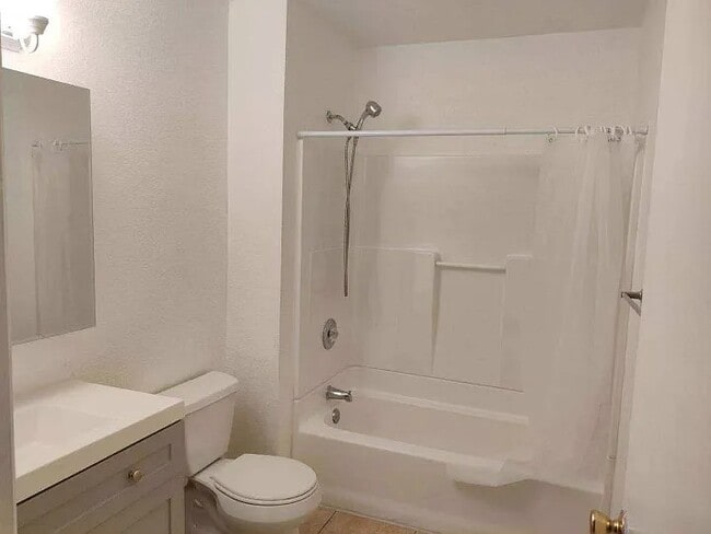 Building Photo - 36 El Basset Ct