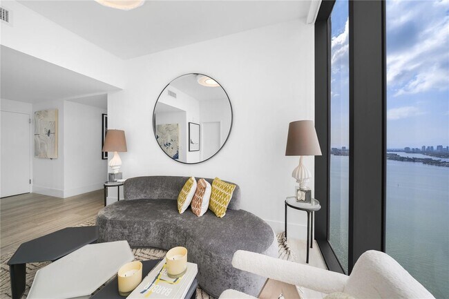 Foto del edificio - 788 NE 23rd St