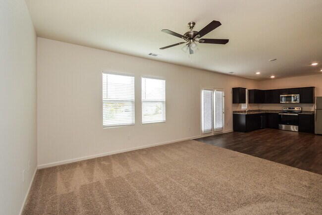 Building Photo - 70 Bowen Way