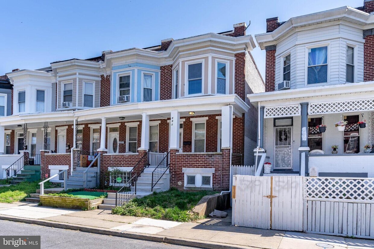 Primary Photo - 551 E 38th St