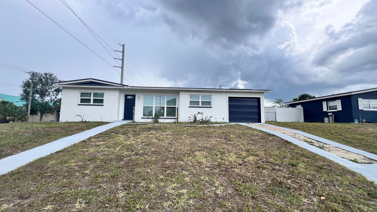 Primary Photo - Timeless Appeal Meets Modern Living – 3BR ...