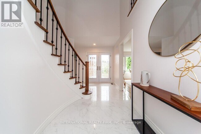 Building Photo - 11 Coates Crescent