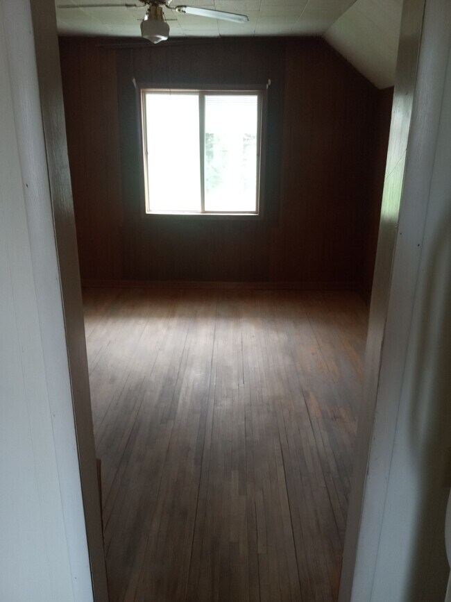 320 W Boyington St Unit Duplex, Iron River, MI 49935 Apartments in