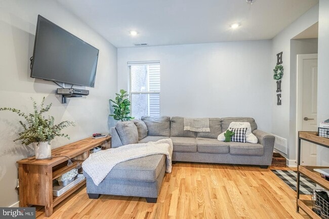 Photo - 1431 N 5th St Apartment