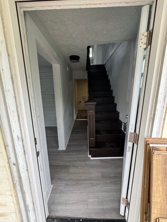 Entrada principal - 919 1st St