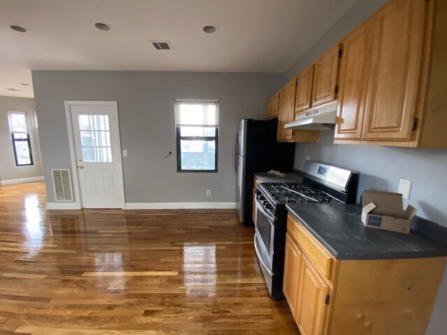 Foto del edificio - 573 Dorchester Ave