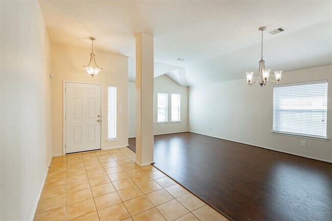 Foto del edificio - 24807 Lazy Tee Ln